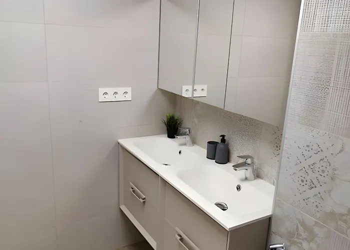 Mit Pool 50m Apartamento
